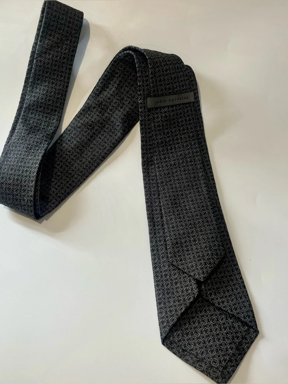 JOHN VARVATOS Silk Tie Formal Neck Tie ITALY Gray Geometric